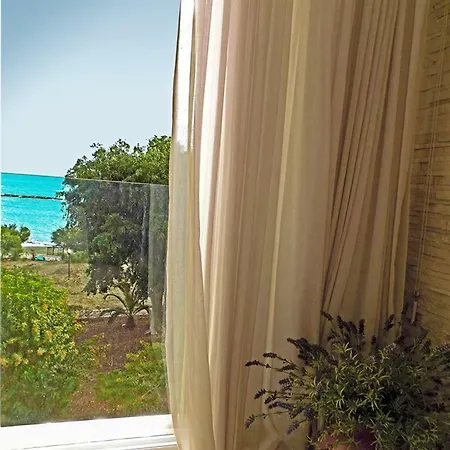 Διαμέρισμα 3b Beachfront Luxury Apartment- Four Seasons Beach Λεμεσός