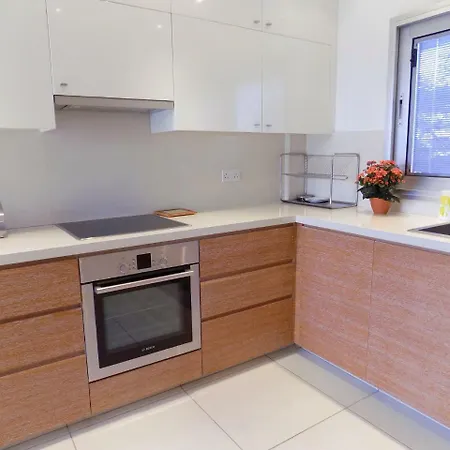 3b Beachfront Luxury Apartment- Four Seasons Beach *