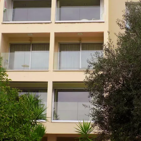3b Beachfront Luxury Apartment- Four Seasons Beach