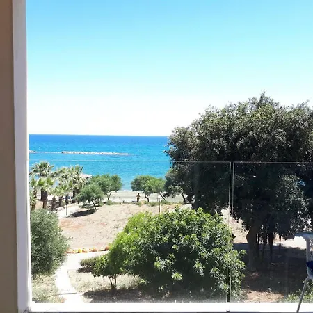 3b Beachfront Luxury Apartment- Four Seasons Beach Apartment Limassol