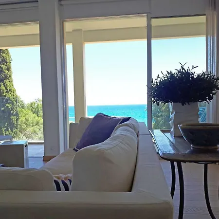 3b Beachfront Luxury Apartment- Four Seasons Beach Apartment