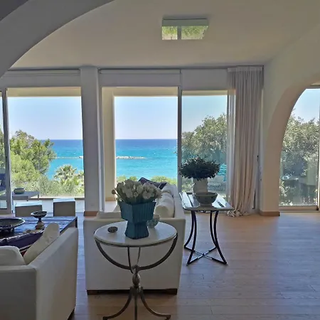 3b Beachfront Luxury Apartment- Four Seasons Beach Limassol